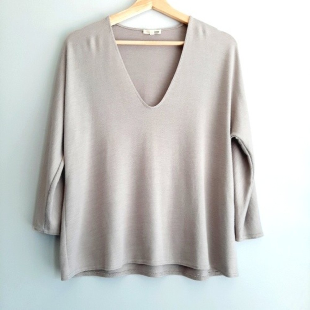 Aritzia WILFRED FREE Aneta V-neck 3/4 sleeve T-shirt Warm Gray Sz XS
